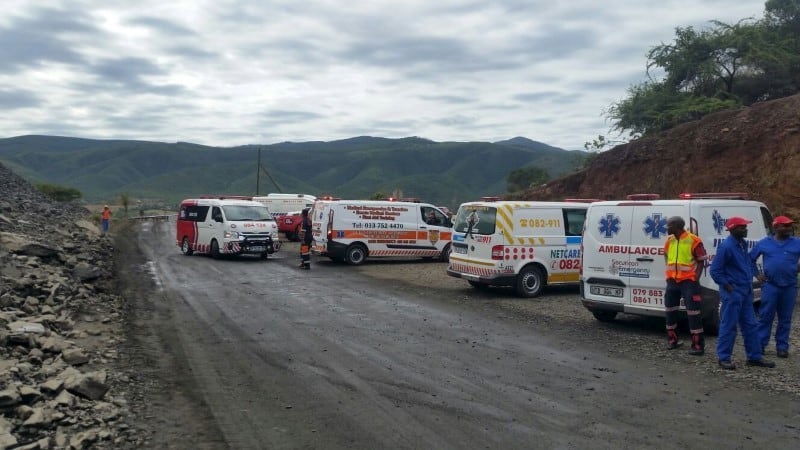 Rescue vehicles stand by at the scene of the Lily mine collapse near Barberton, February 5, 2016. REUTERS/Lowvelder/Barberton Times
