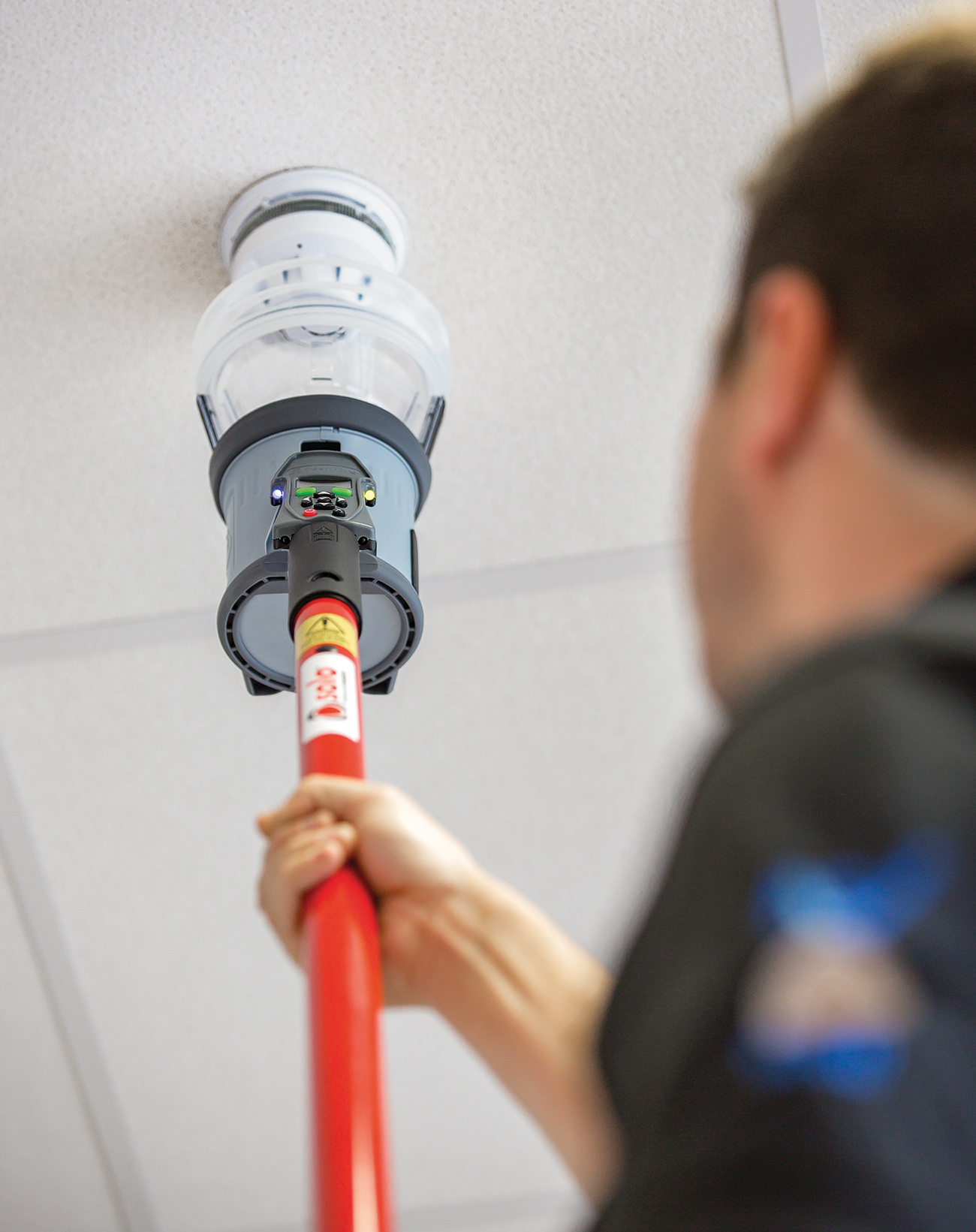 One tool for testing smoke and heat ensures faster movement around site, increasing productivity and minimising disruption.